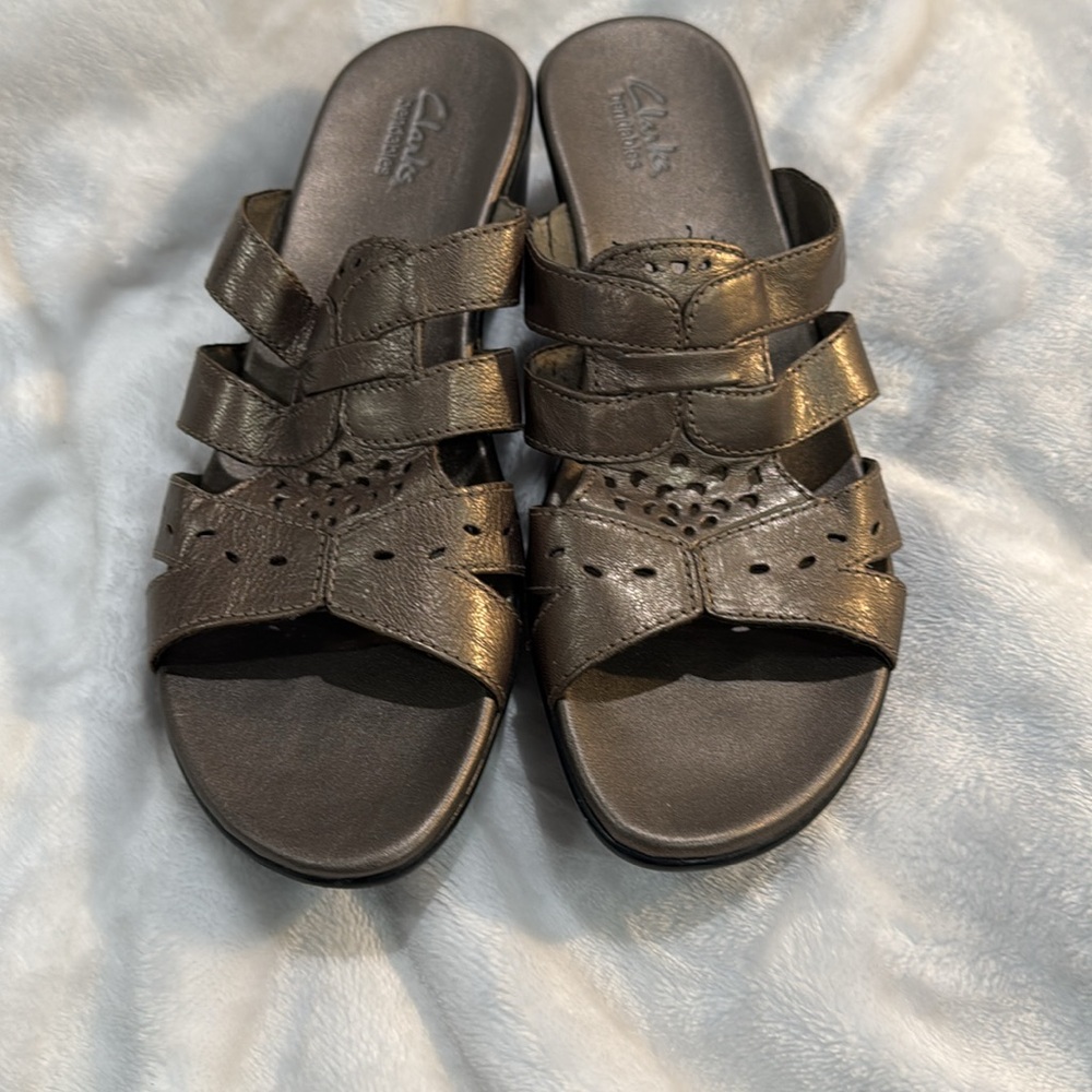 Clarks Bendables Sandals, Color Pewter Size 9 1/2 - image 2